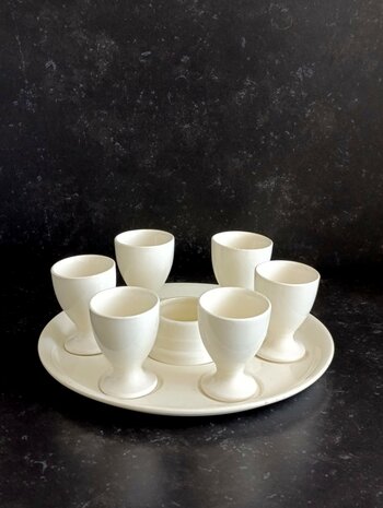 Coci&eacute;t&eacute; C&eacute;ramique Maestricht Plateau met eierdopjes 