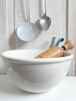 Witte beslagkom van Boch La Louvre * Verkocht*